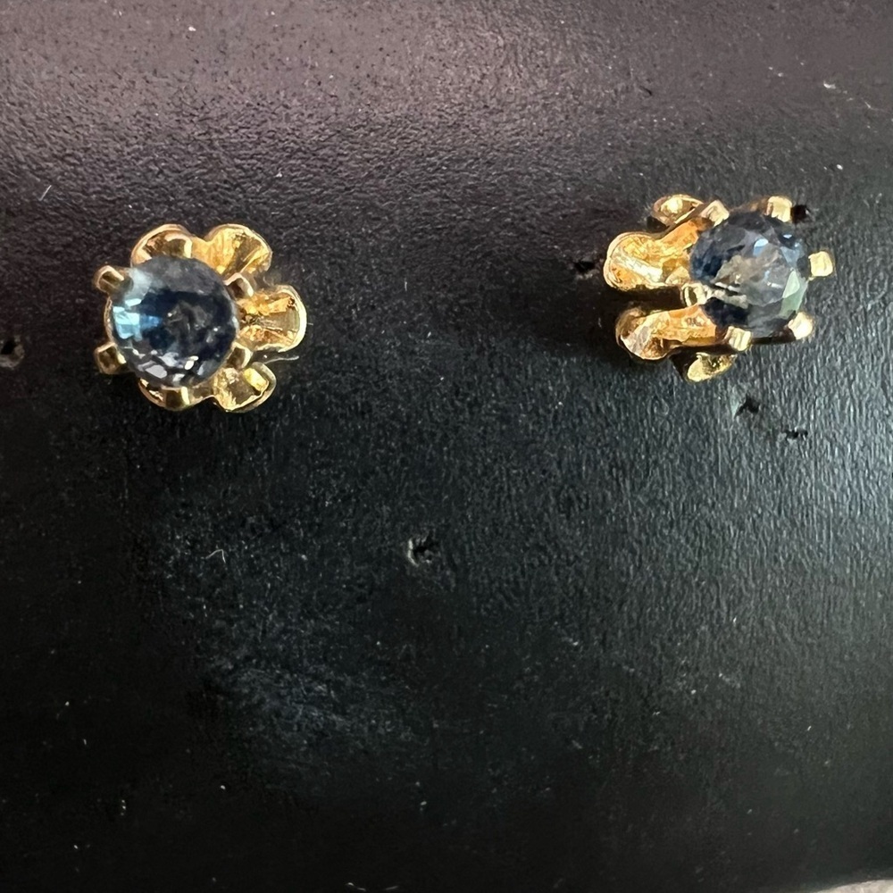 14K YELLOW GOLD SAPPHIRE BUTTERCUP DAINTY SETTING STUDS 🦋 - Picture 8 of 17